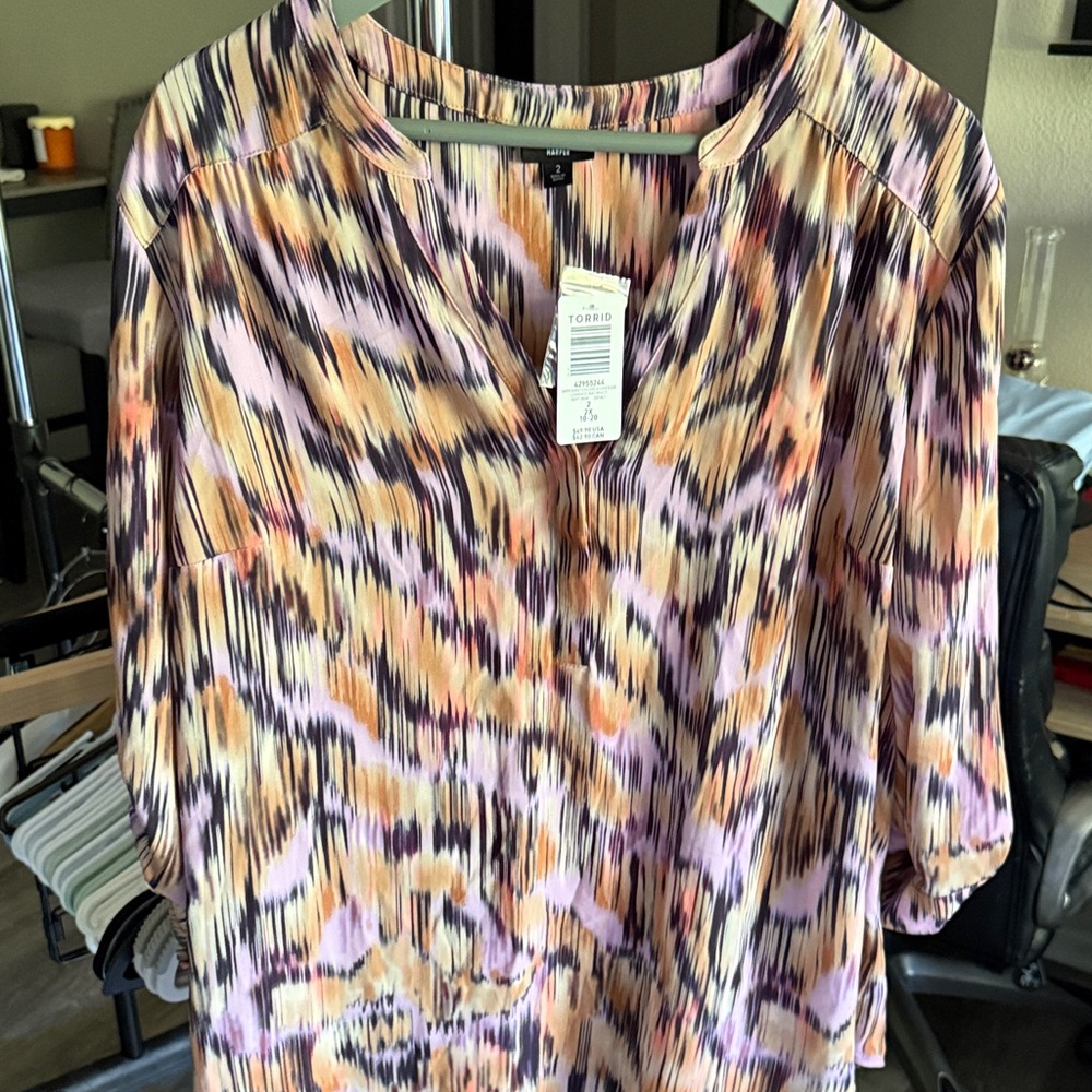 Torrid Multicolor Abstract Blouse
